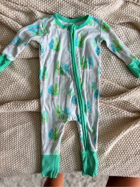 🌳💚 Birdie Bean Ribbed Bamboo Zippy | Tree Print | 3–6 Months | EUC